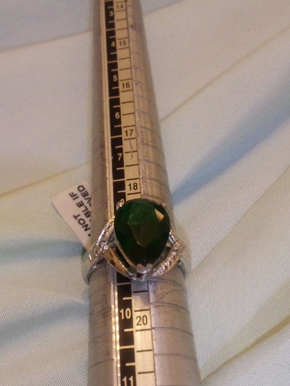 Elegant Green Teardrop Ring in Silver Tone